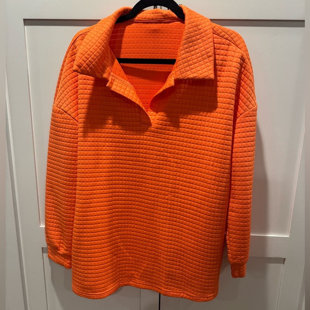Orange Quilted Women's Sweater NWOT classy and vibrant